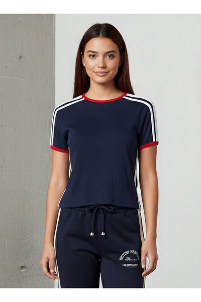 Lee Cooper تيشيرت بقصة عادية مع تفاصيل شريطية