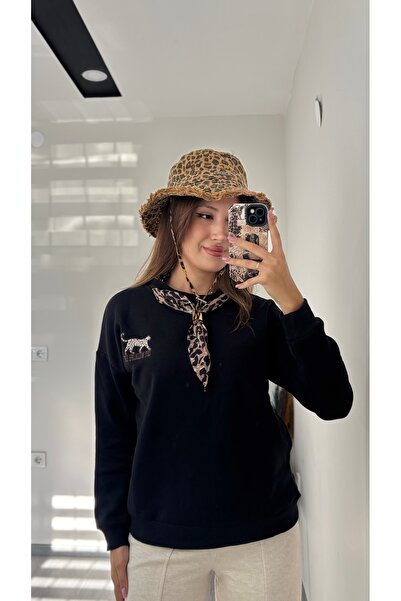 Mira dress سترة رياضية بتفاصيل الفولار