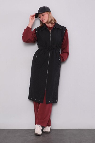 Levidor Black Vest with Pocket Accessory Detail