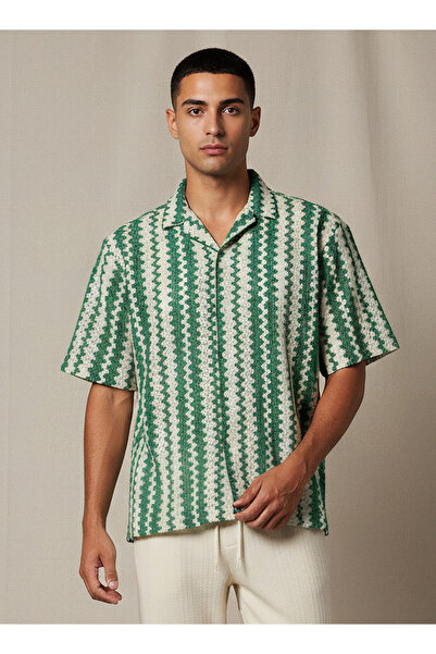 FAV Men Camp Collar Striped Short Sleeves Resort Shirt
