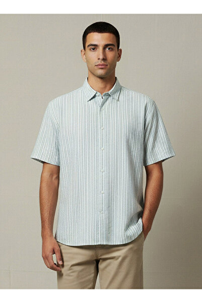 FAV Men Regular Fit Collared Striped Short Sleeves Shirt