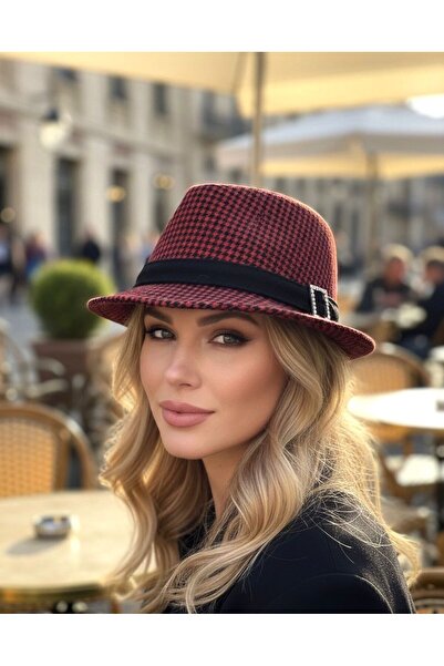 sf collection قبعة فوترو نسائية بتفاصيل حجرية باللون العنابي