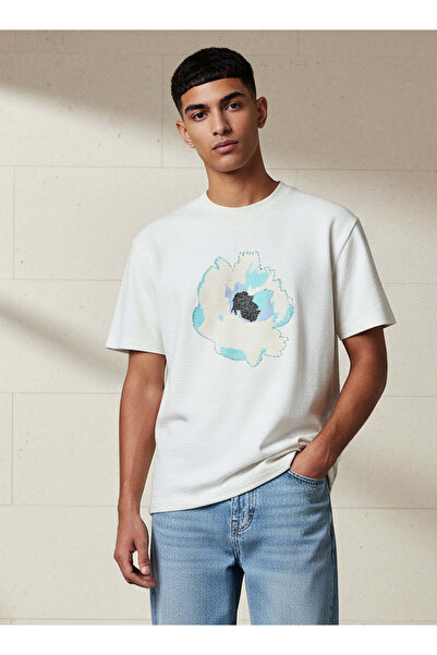 Lee Cooper Men Regular Fit Crew Neck Short Sleeves Textured T-shirt