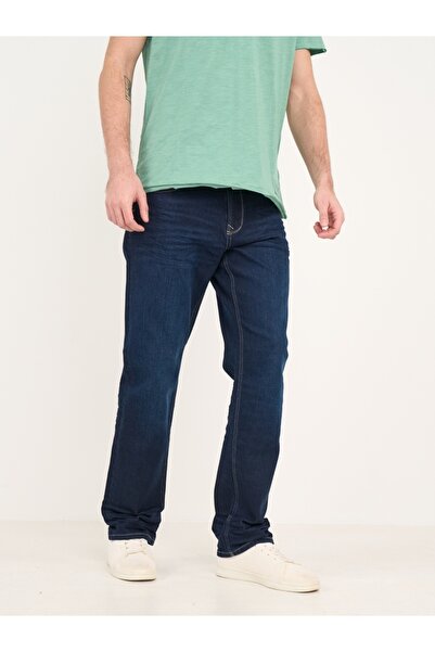 Lee Cooper Men's regular-fit jeans in solid color