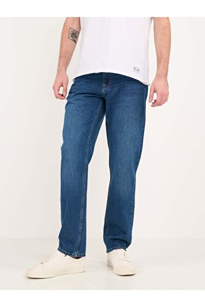 Lee Cooper Men's regular jeans with a slightly faded look