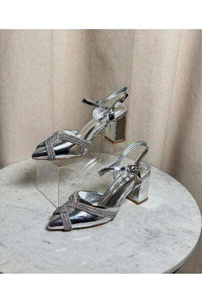 vanus fashion كعب انيق ( 3 ألوان ) C4055