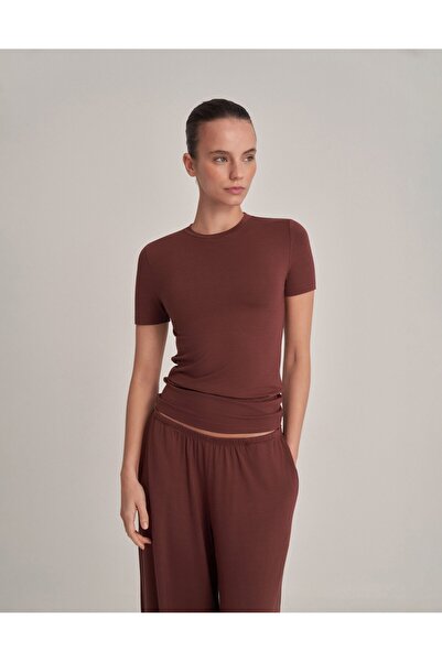 less and romance Fit Cut Short Sleeve T-Shirt Chocolate Brown