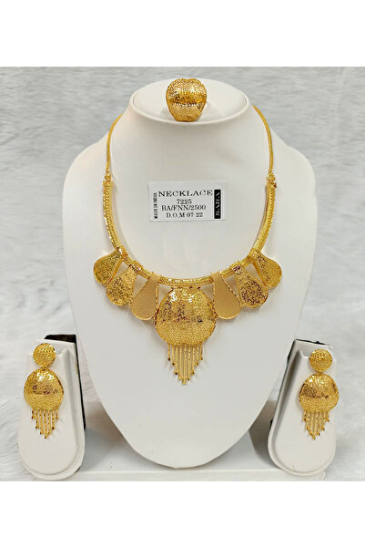 genric طقم قلادة مطلية بالذهب، عريضة ومزخرفة، مع شرابات متدلية (4 قطع)