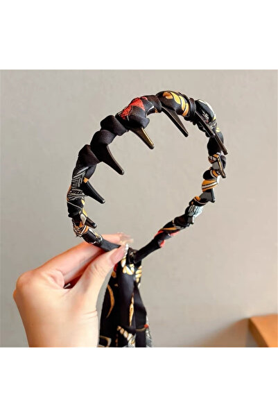 Pelin Aksesuar Siyah Zincir Desenli Fularlı Kumaş Dişli Taç