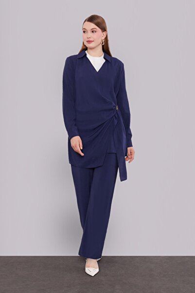 Levidor Navy Blue Side Accessory Tied Double Suit
