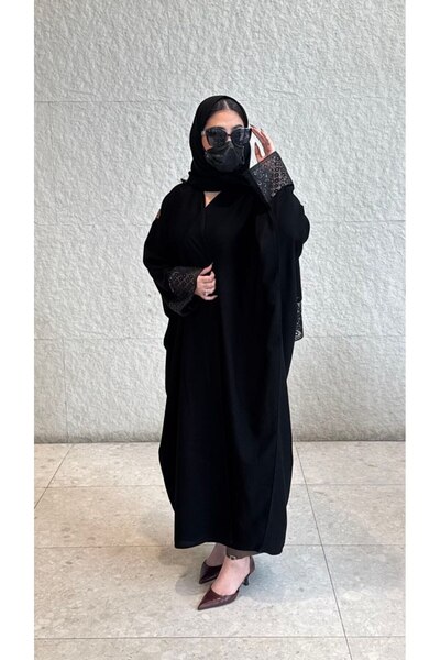 Elena عباية جمانة كريب ملكي بتصميم واسع وأكمام مزخرفة – Abaya Black Elegant K...