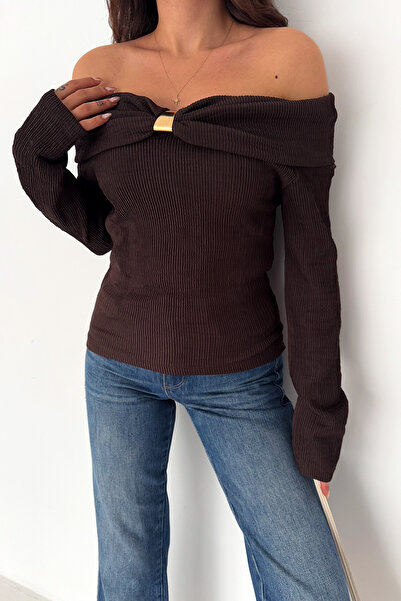 Noa Noa Women's Off-The-Shoulder Blouse with Buckle Detail – Burgundy Charm