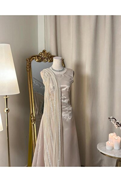 vanus fashion 5707 - فستان فاخر بتصميم أنيق ولمسات فريدة