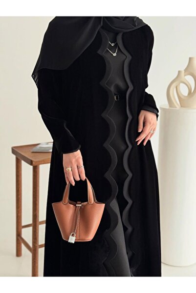 TAJ عباية ورد