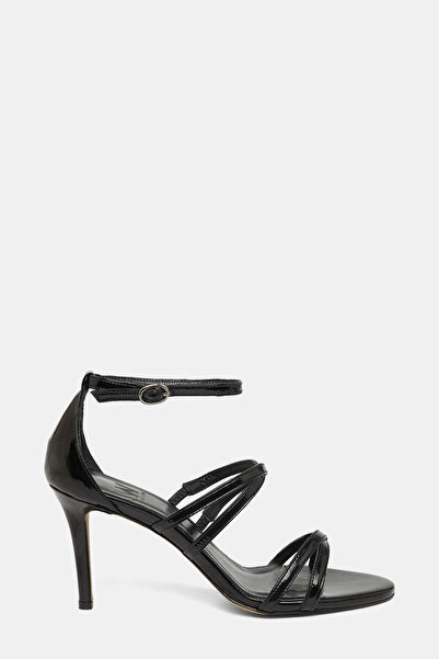 W Collection RUGAN DERİ TOPUKLU AYAKKABI