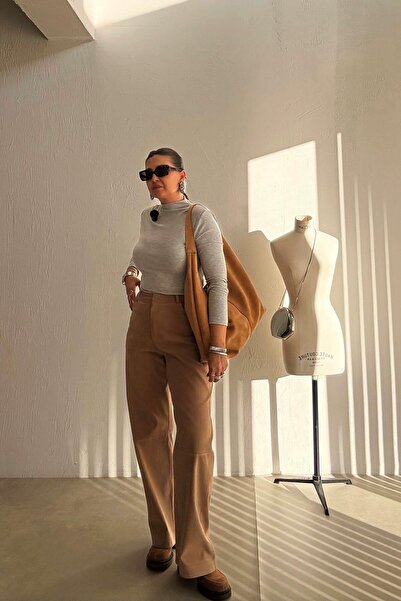 ELVAN TOLON Pantaloni din piele intoarsa de culoare camel