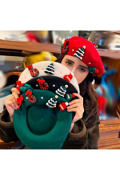 hobidünyam- Green Christmas Beanie