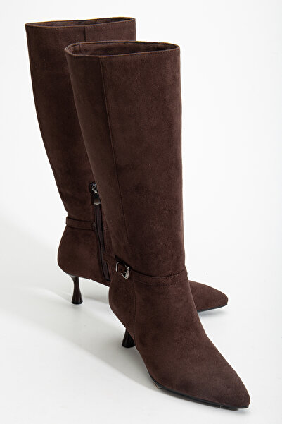 BY BERLE SHOES Kadın Acı Kahve Süet Kemer Toka Detaylı İnce Topuklu Çizme