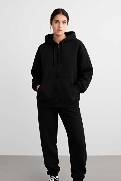 QAST GİYİM SANATI بدلة رياضية بغطاء للرأس باللون الأسود