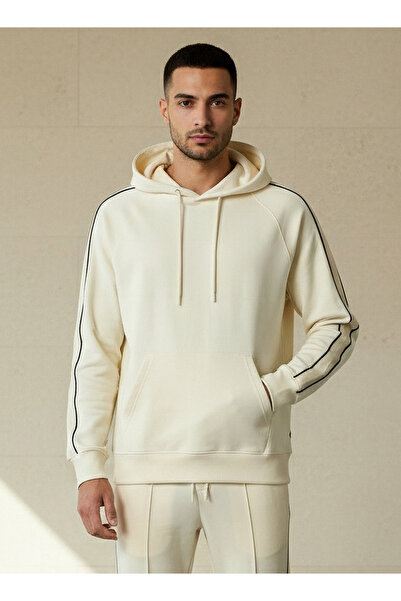 Iconic هودي رجالي بتفاصيل شريطية