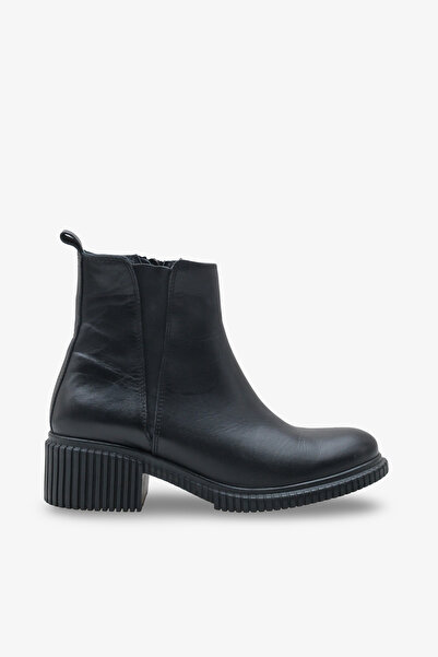 İNNABUTİKK حذاء نسائي يومي من إيفاس - أسود