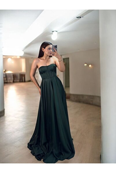 OLA Zaris İnce Saten Korse Ve Yırtmaç Detaylı Yeşil Abiye Elbise