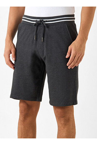 FAV Shorts with Drawstring Closure and Pockets