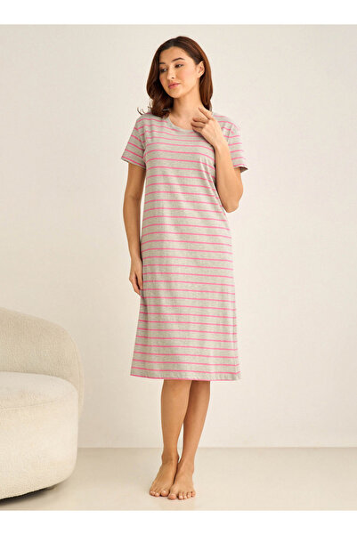 FAV فستان نوم بأكمام قصيرة مطبوع