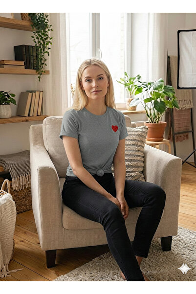 BUWOM تي شيرت نسائي صغير الحجم على شكل قلب مطبوع