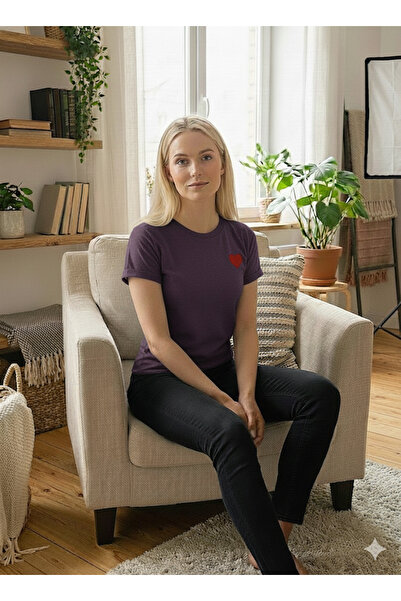 BUWOM Γυναικείο μπλουζάκι με στάμπα μικρής καρδιάς