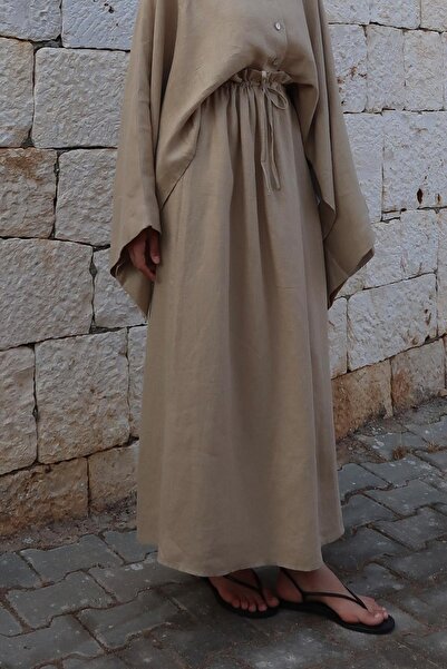 Moca تنورة نهلا ماكسي باللون القمحي