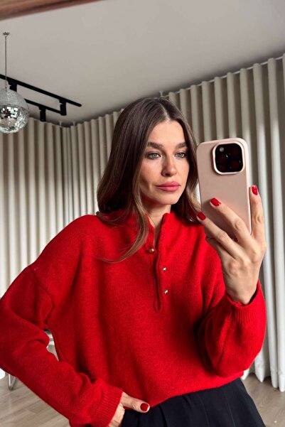 Sue Store Oversized Knitwear Sweater with Red Gold Buttons