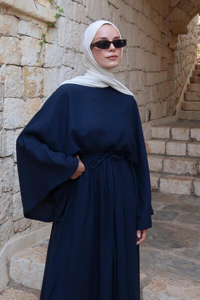 Moca بلوزة سماحة كتان باللون الأزرق الداكن