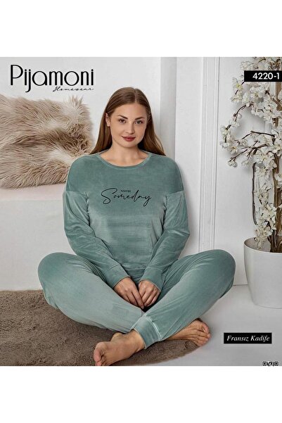 Pijamoni طقم بيجامة مخملية كبيرة الحجم 4220 مع أربطة على الأرجل