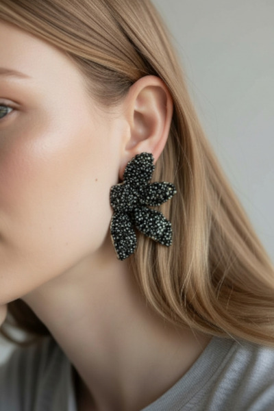 Alyas Aksesuar أقراط زهرة من الحجر الأسود طراز ZR