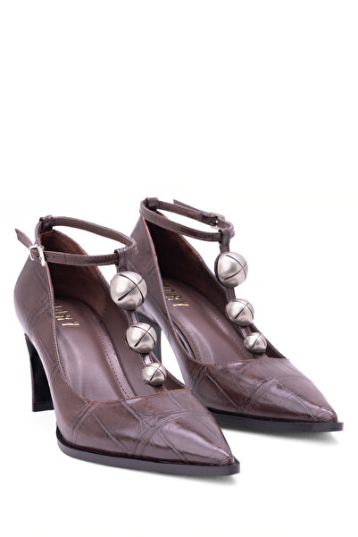 MARY Златисти обувки с детайли и Т-образен каишка