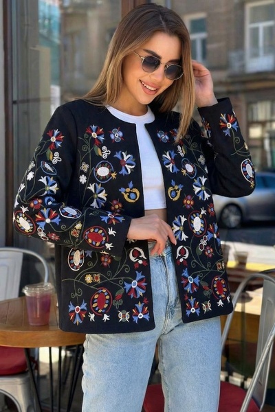 FEMELLE Women's Black Floral Embroidered Ethnic Jacket