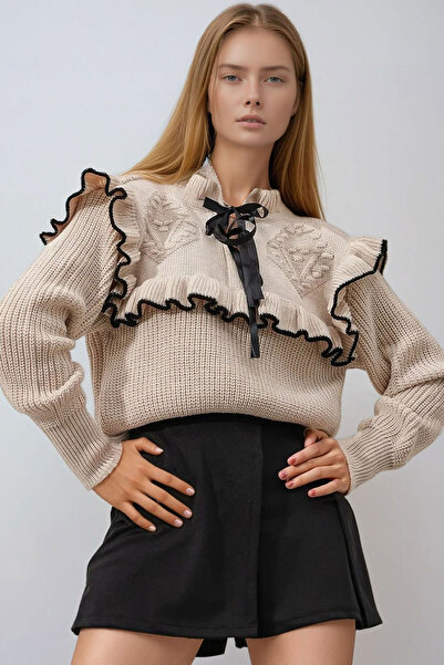 bacc سترة نسائية قصيرة منسوجة بياقة بيج مع تفاصيل ربط وكشكشة طراز سالونيك BCHESQ-251116