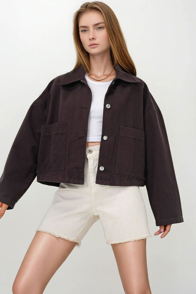 bacc سترة جينز نسائية قصيرة بخياطة راعي البقر مع جيوب بلون بني مرير BCHNW-251180