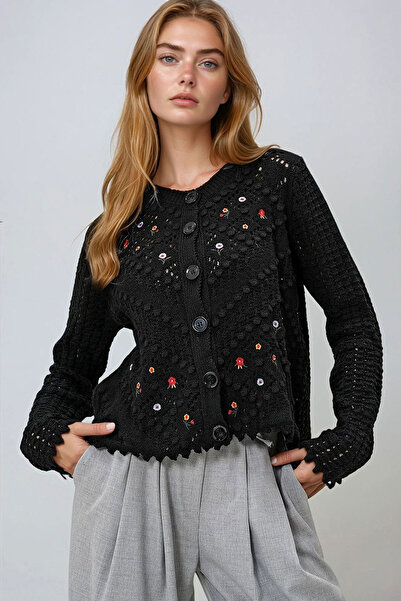 bacc Women's Black Crew Neck Lace-Like Knit and Embroidered Nostalgic Knitwea...