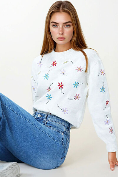 bacc Pulover tricotat D guler ridicat cu broderie florală ecru pentru femei B...