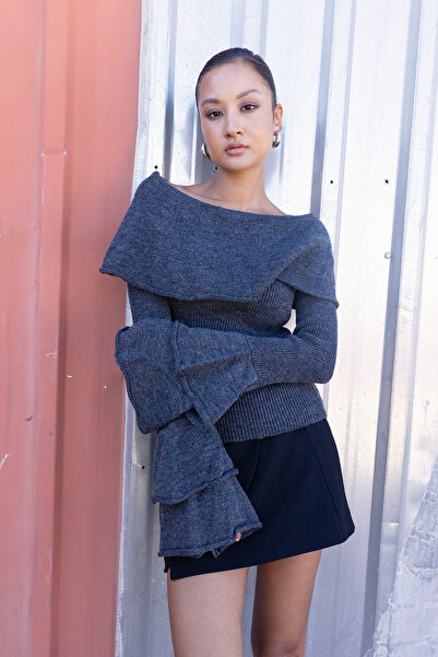 Nisan Ruffle Knitwear Sweater