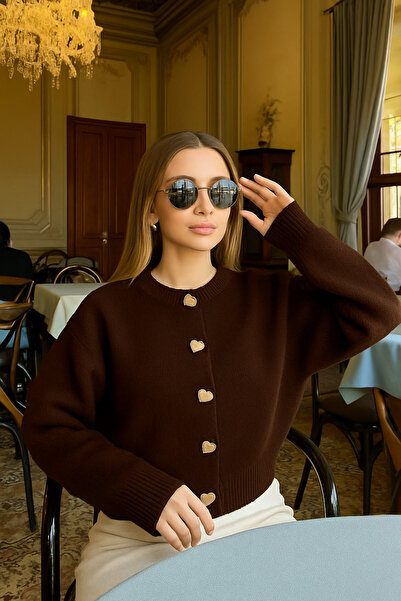 ÖZKURTOĞLU COLLECTİON كارديجان نسائي من التريكو باللون العنابي مع تفاصيل أزرا...