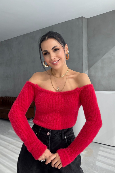 Seda Yalçın Atelier Kırmızı Sakallı Kayık Yaka Triko Kazak