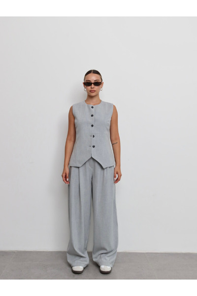 thelowely Buttoned Vest