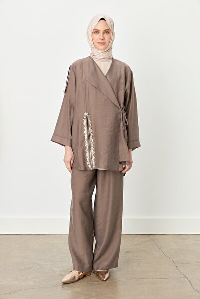 Nihan Bağlama Detaylı Pantolon Ceket Modal Takım Vizon