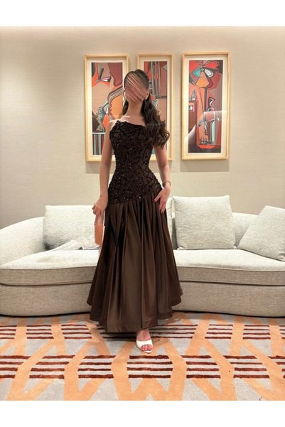 Star dresses فستان نسائي بني ترتر