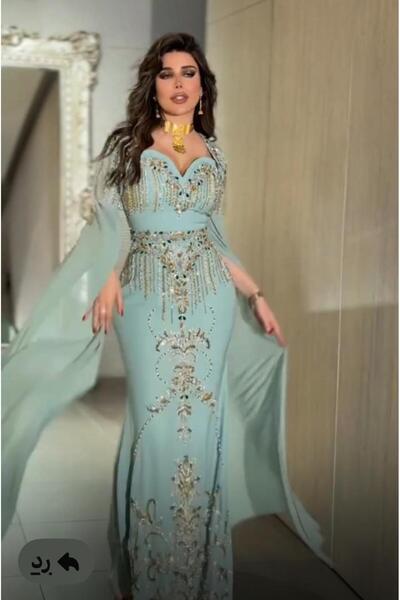 AMAZ 💎 فستان "أميرة البحار" الساحر بلون النعناع البارد وتطريز ملكي