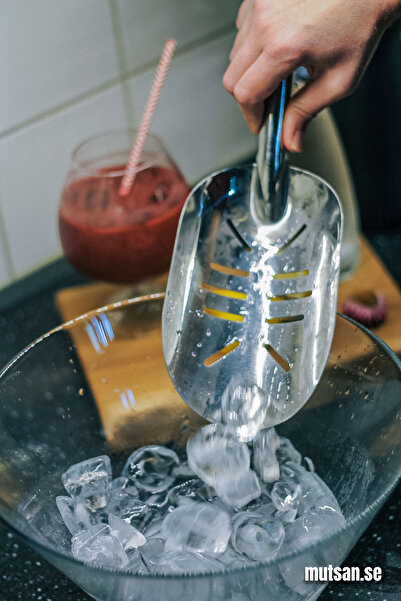 Mutsan 304 Kalite Paslanmaz Çelik | Delikli Buz / Süzme Küreği | Delikli Şaşula | No:2