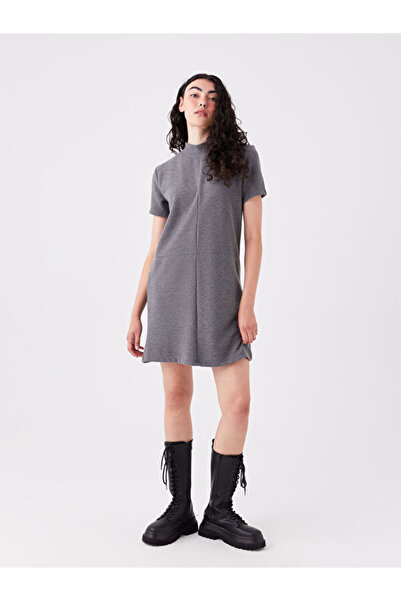 LC Waikiki طاقم الرقبة عادي كم قصير المرأة Bodycon اللباس